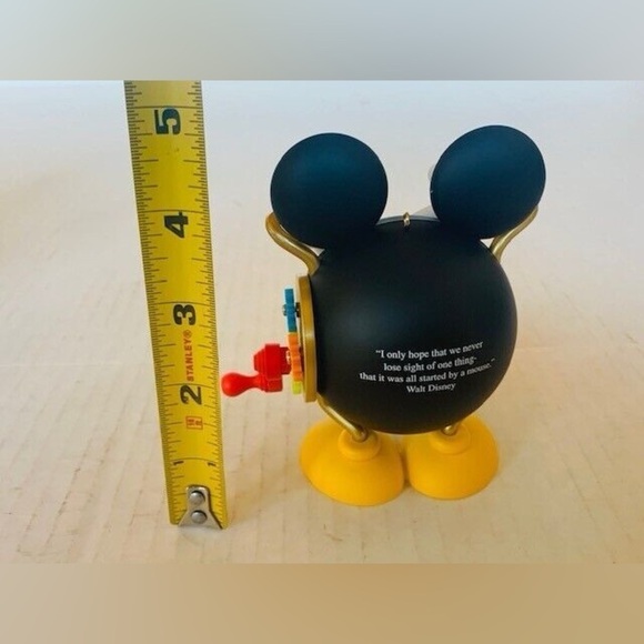Mickey Mouse Christmas Ornament Hallmark 2009 figurine reel RARE - Picture 2 of 3